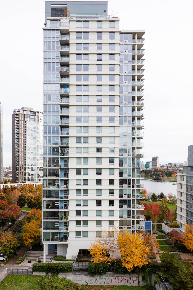Illustration for article titled Pics from the (Bridge)side: 2016-10-23 Over Granville Street Bridge